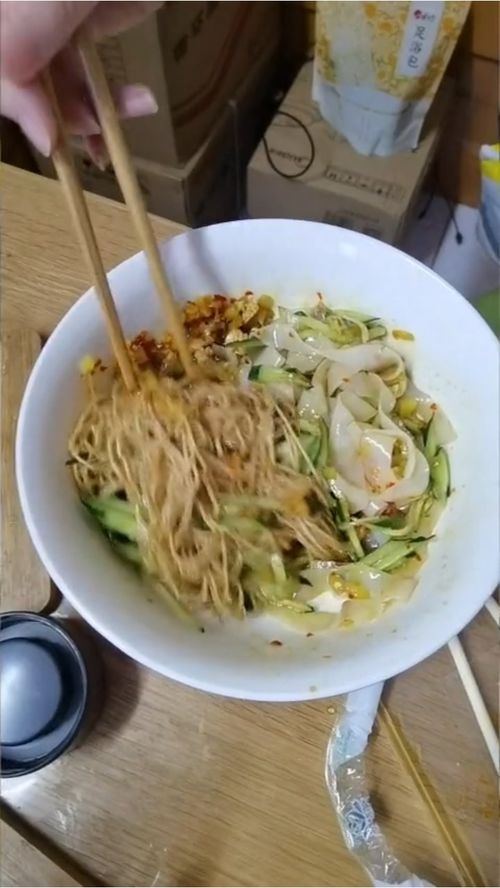 粉絲涼皮 傳統小吃與現代創意的完美融合