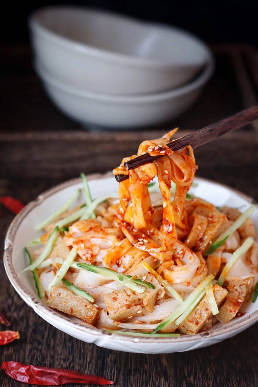 在家自制涼皮，簡單又干凈，看著都流口水