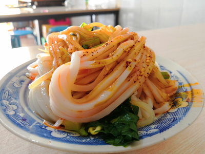 西安涼皮走紅網絡，價格是否水漲船高？